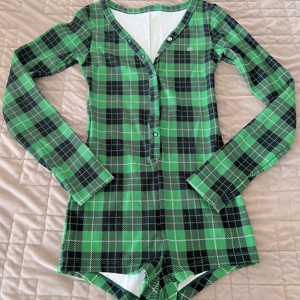 Salty Honey (small business) sleepwear